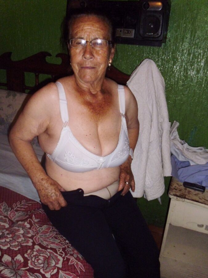 Vieja puta latina abuela