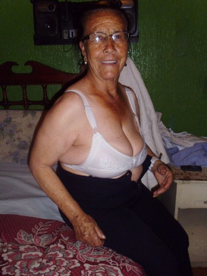 Vieja puta latina abuela