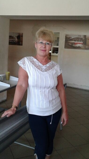 Olga, conductrice de bus russe mature de Chelabinsk