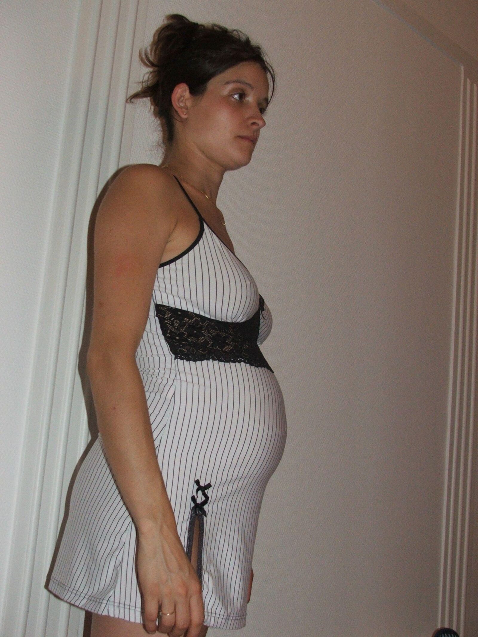 Exposée : jolie femme enceinte