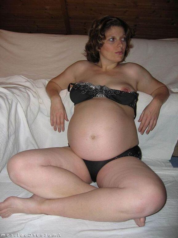 Femme enceinte amateur nue