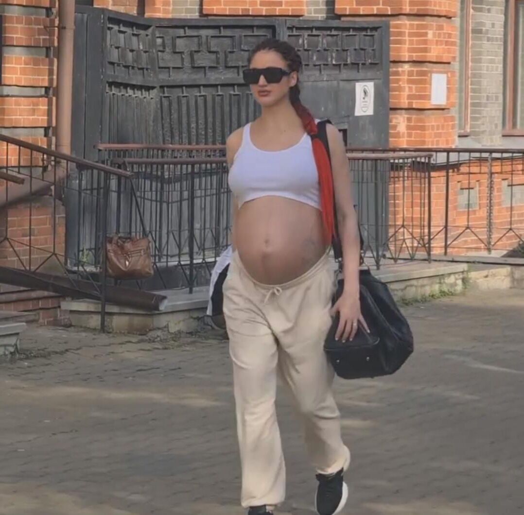 Hotest pregnant Russian ....NO LIMITS COMMENTS