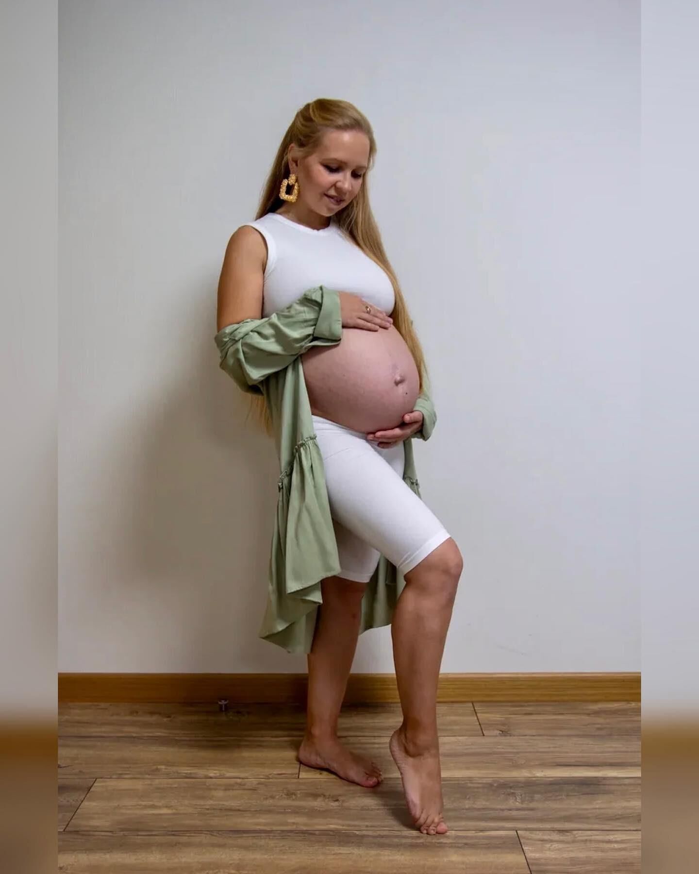 la jolie jeune maman Elinka enceinte