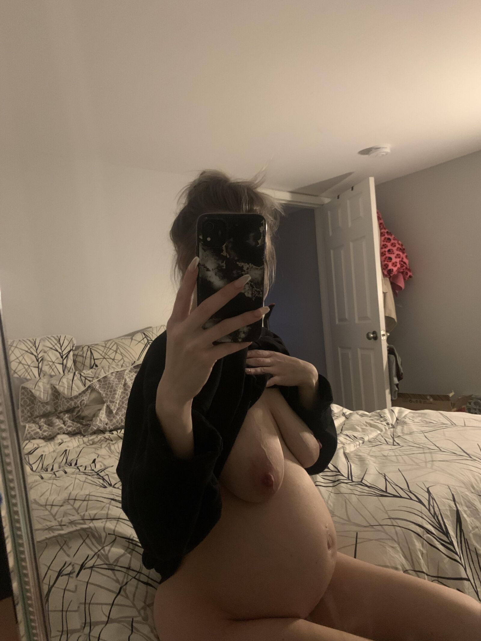 Canadian preggo Mae