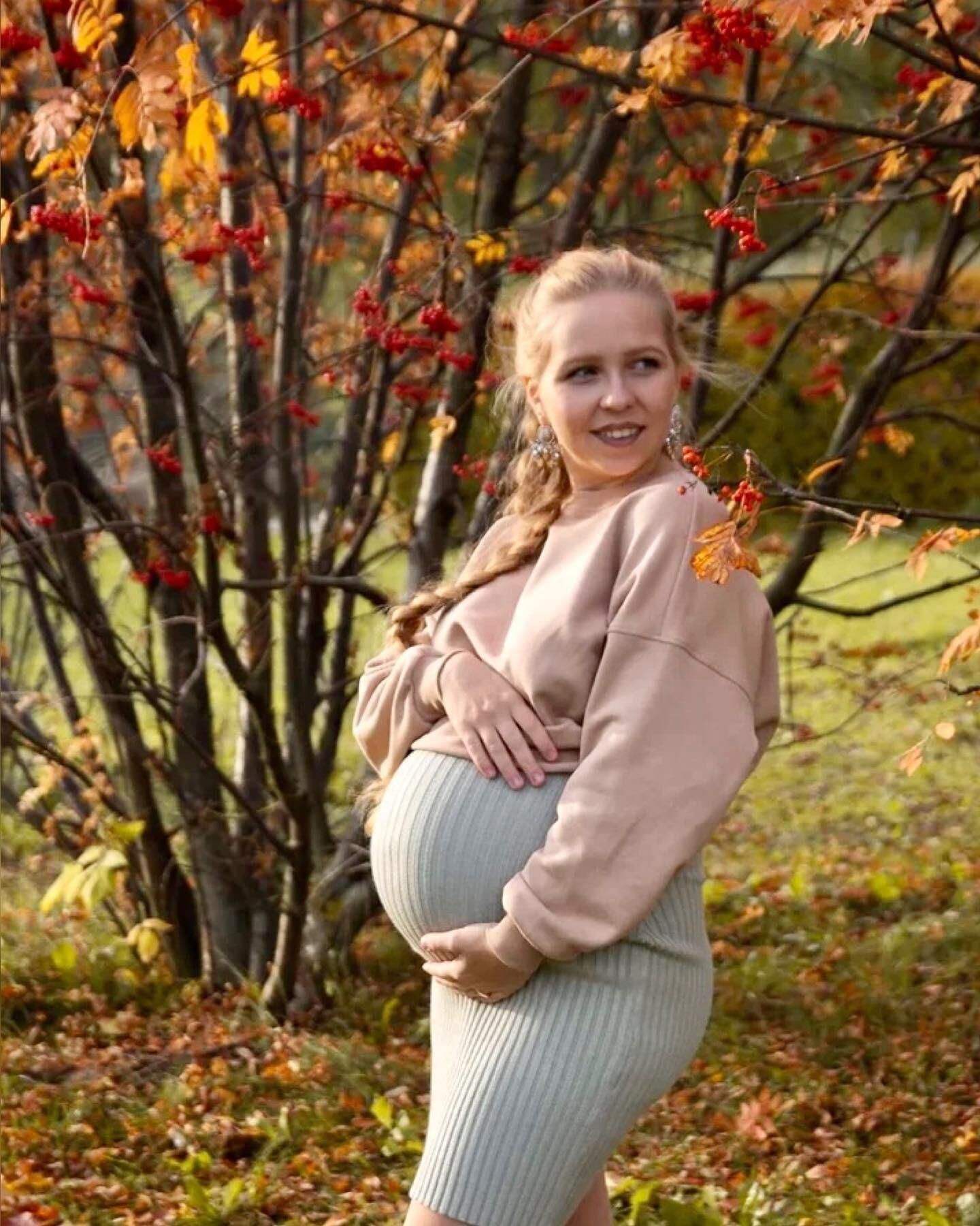 la jolie jeune maman Elinka enceinte