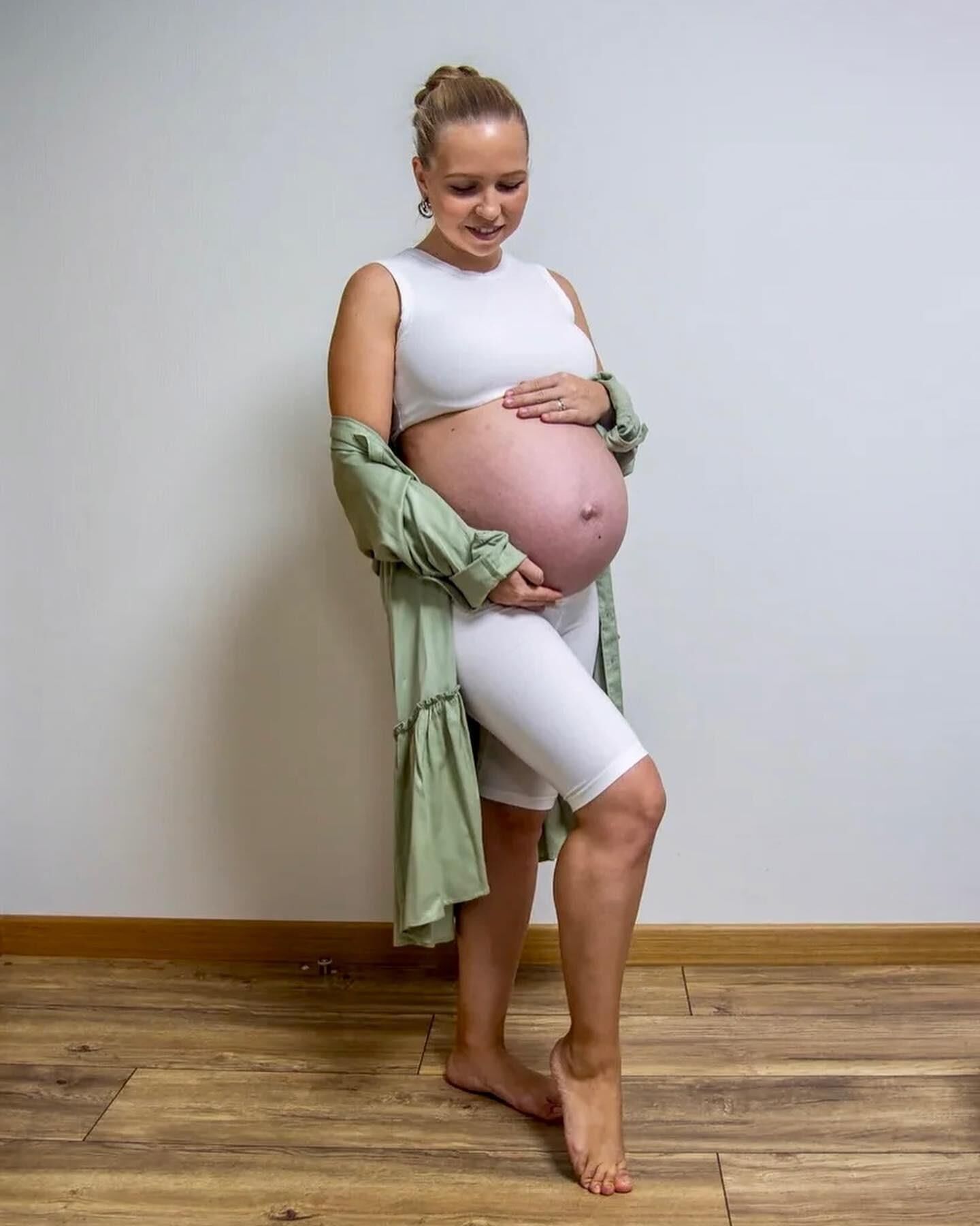 la jolie jeune maman Elinka enceinte