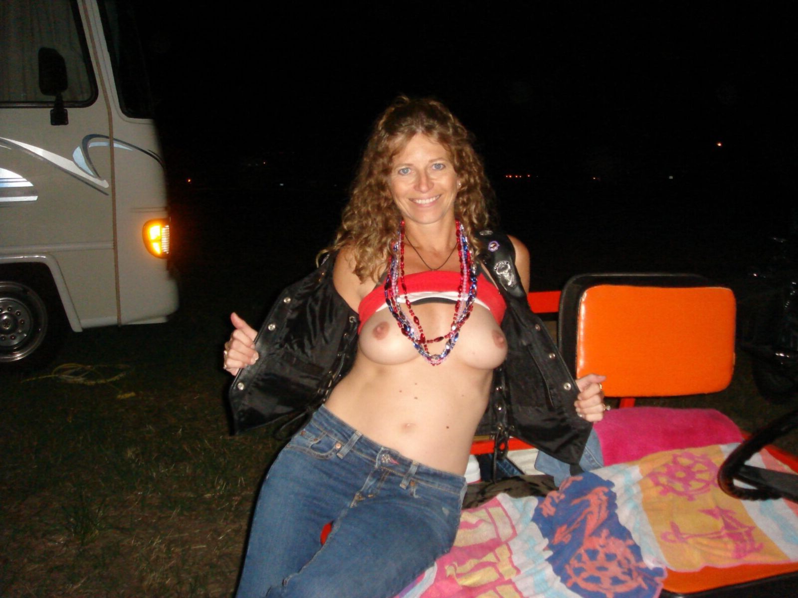 Milf flashing her titties 2