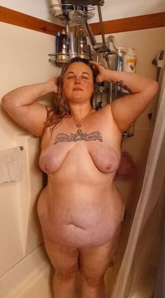 Beautiful of the belly in the shower