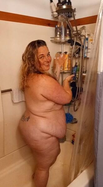 Beautiful of the belly in the shower