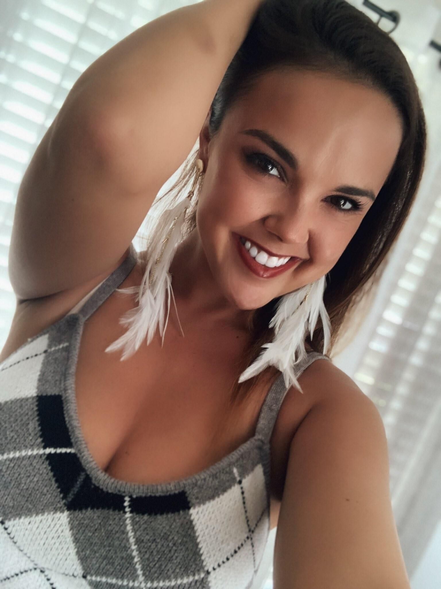 SWEET Dillion Harper. Elle est gentille et potelée maintenant !