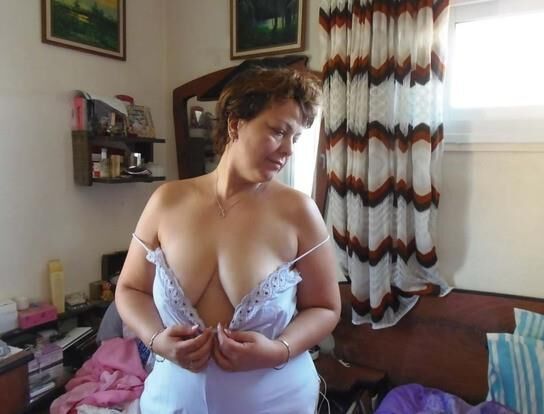 Natural mature in her room