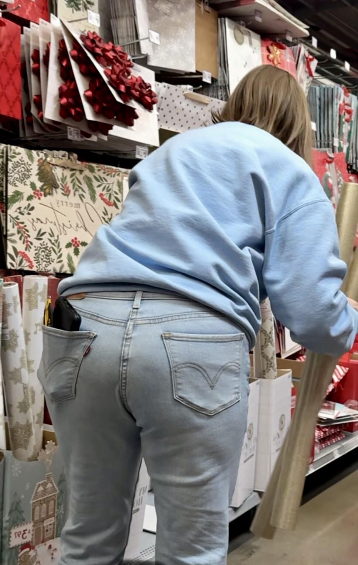 Candid Shopping Mall Pawgs and Asses BITTE KOMMENTIEREN