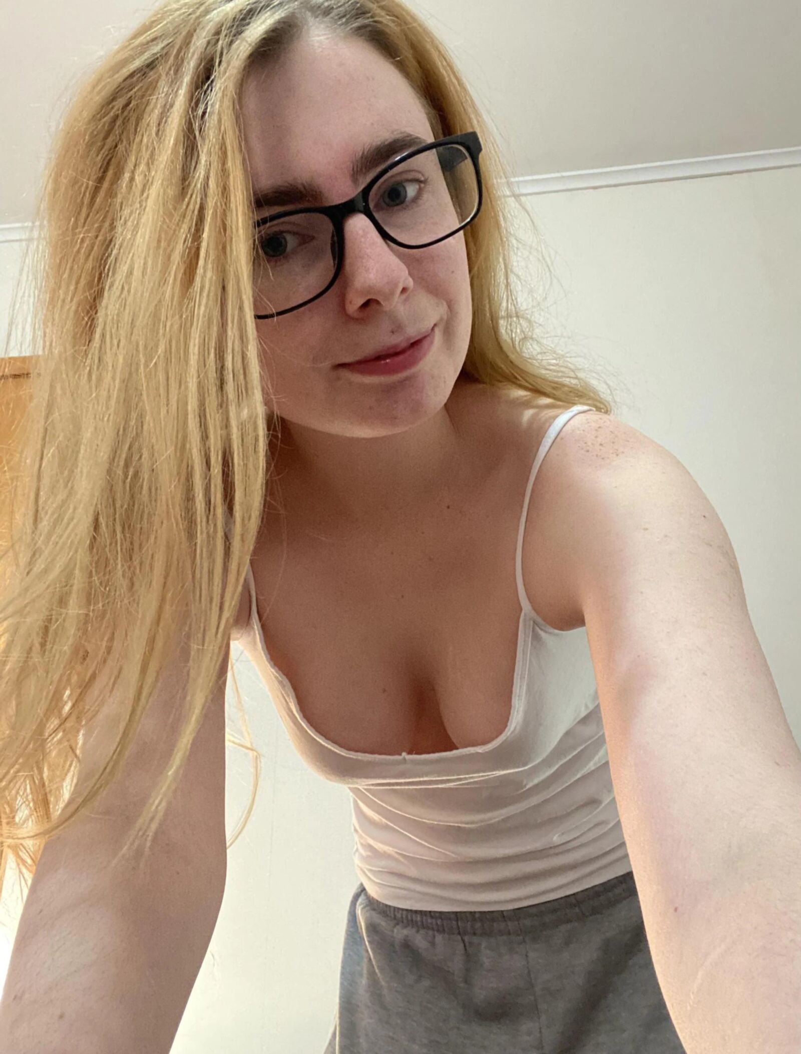 Horny Little slut loves attention 