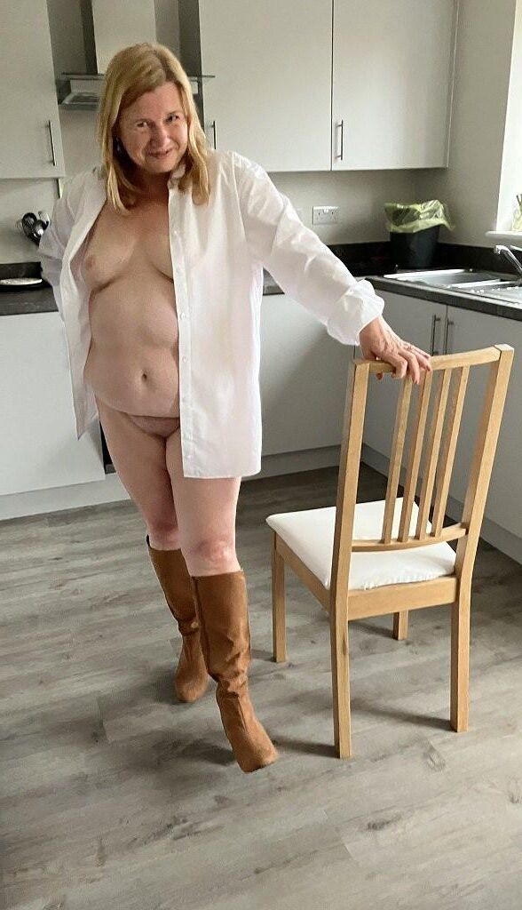 UK Milf Eve