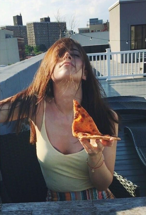 pizza loves girls