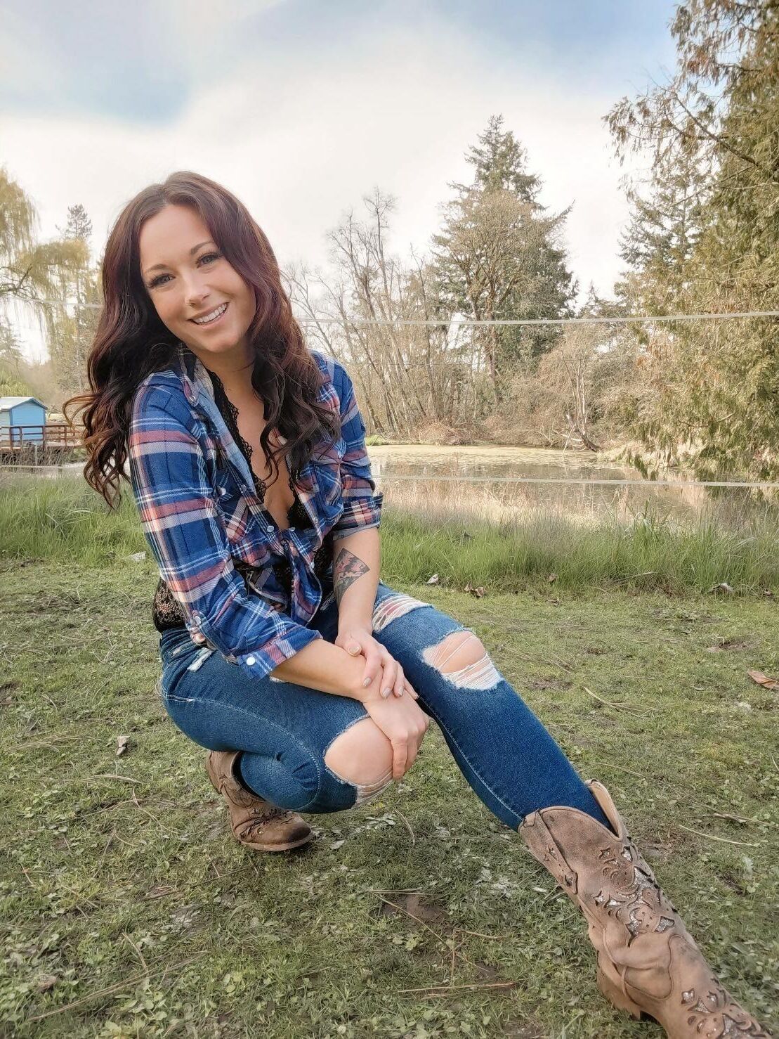 Country girls are hot! (non nude)