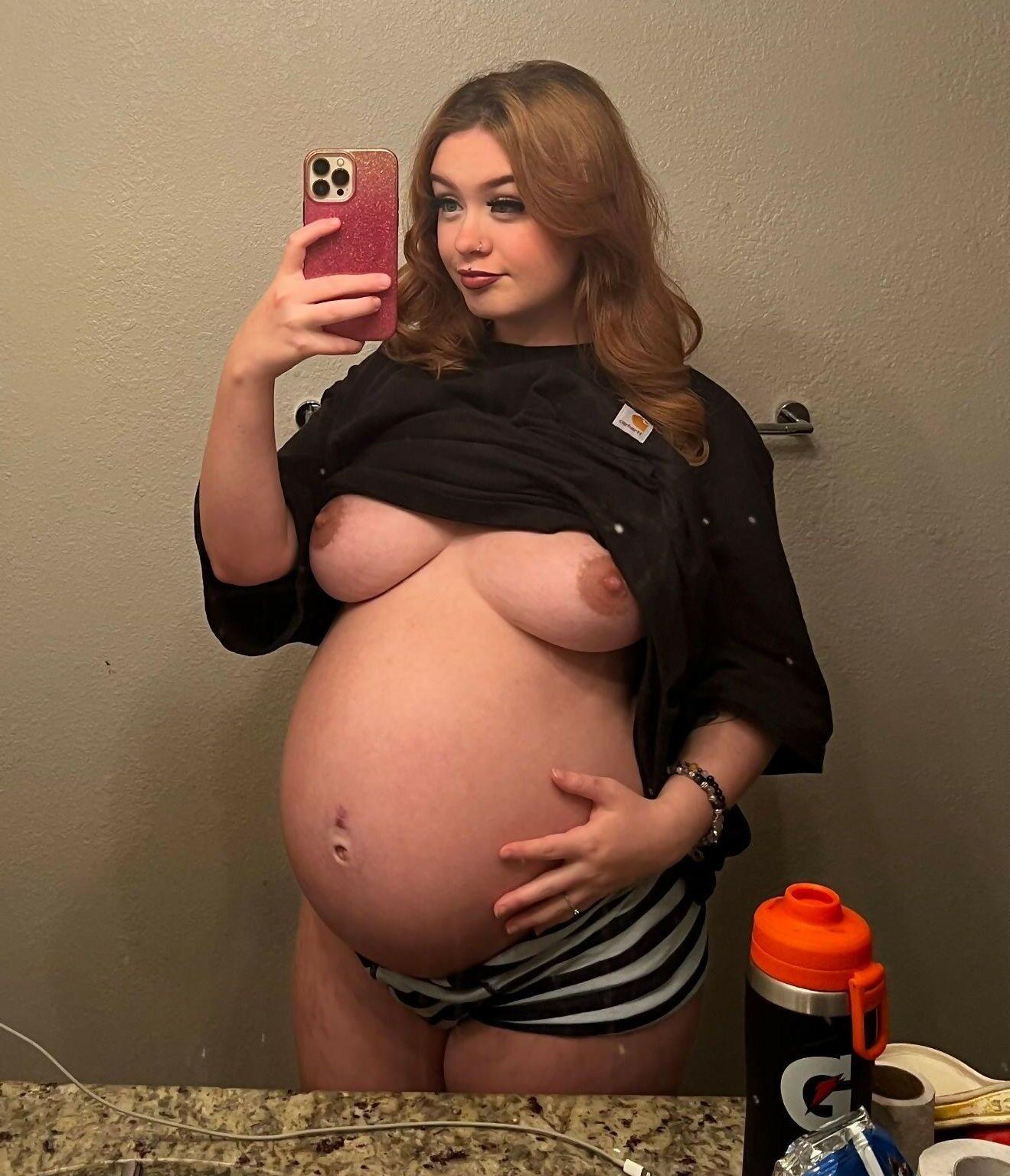 Pregnant selfies