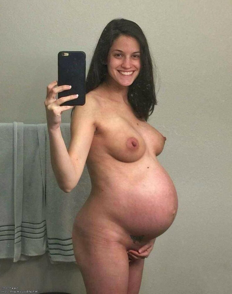 Pregnant selfies