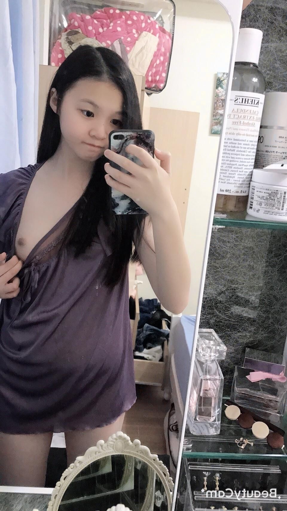 Hot Asian fucktoy 