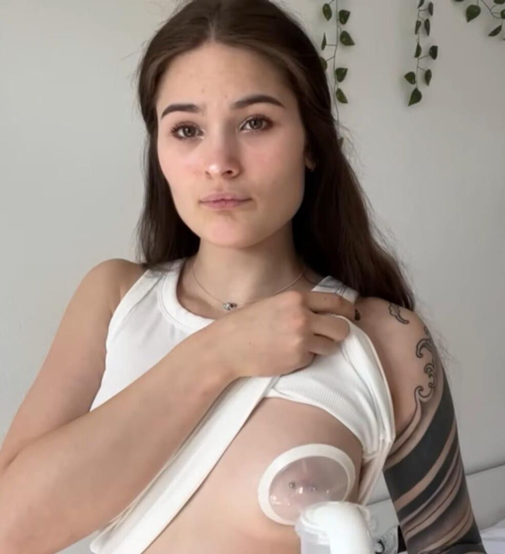 女性の搾乳のおっぱい