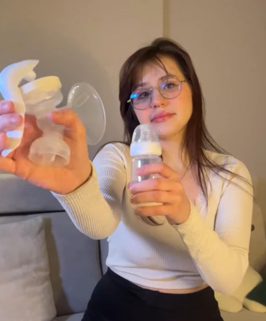 女性の搾乳のおっぱい