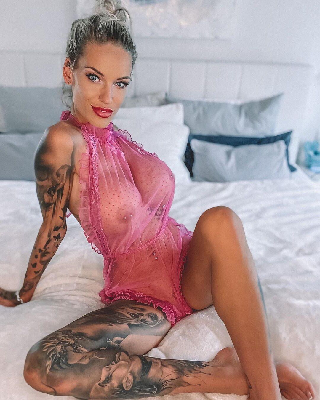 Rubia tetona Tiffy Hollywood