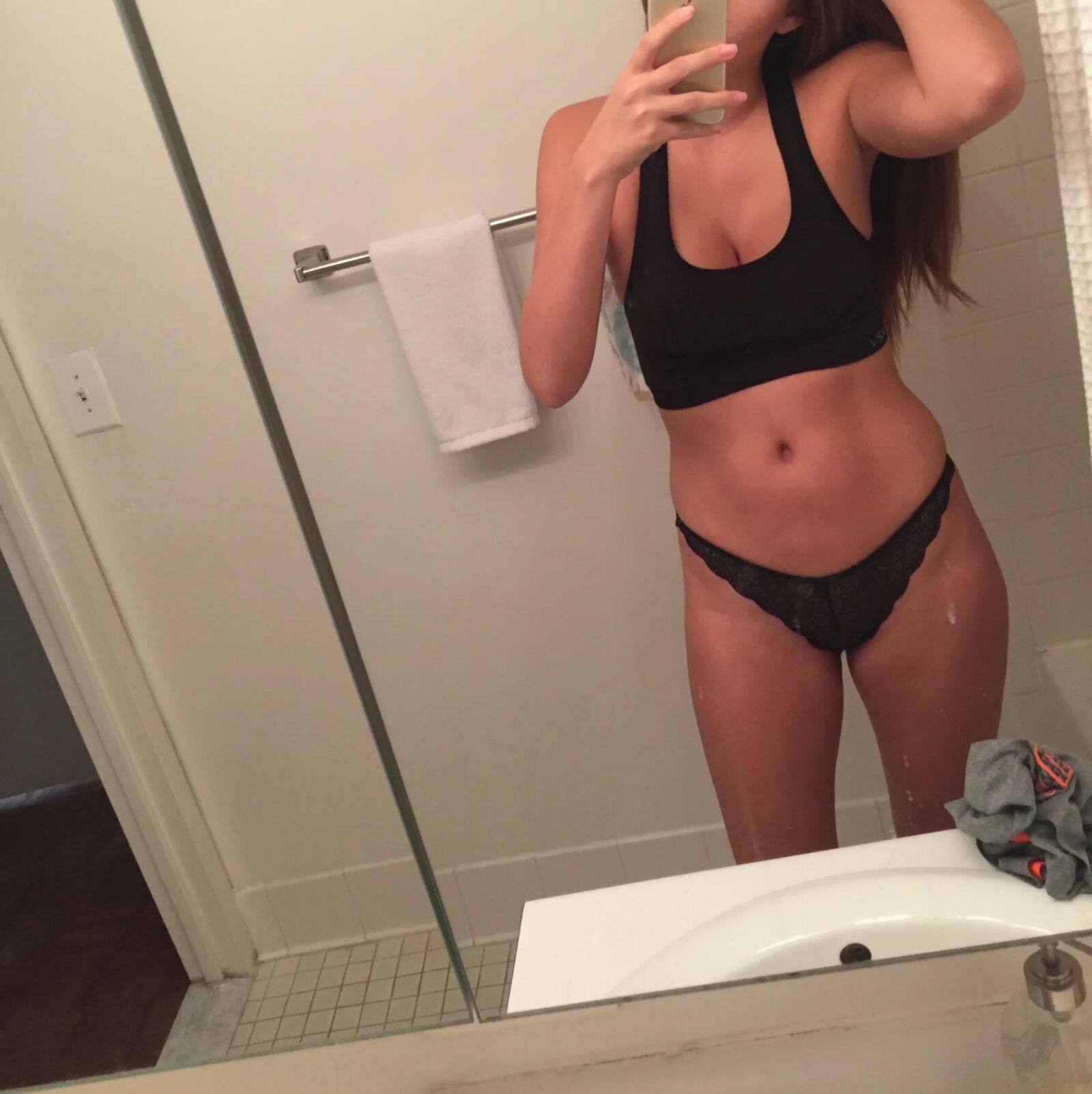 ...... ,,,, ...... Hot Big Tits selfies amateurs .............