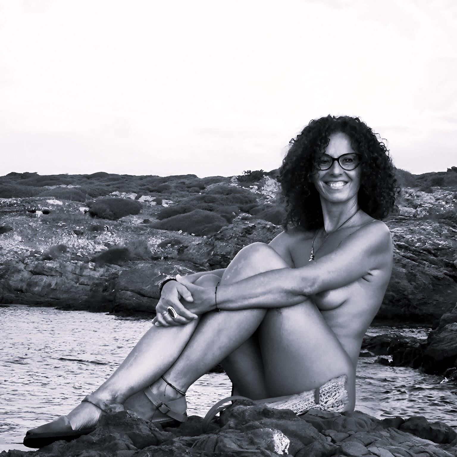 Nackt milf b/w