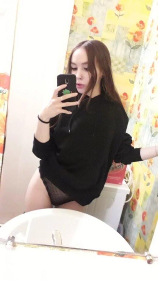 ロシアの10代の女アレックス