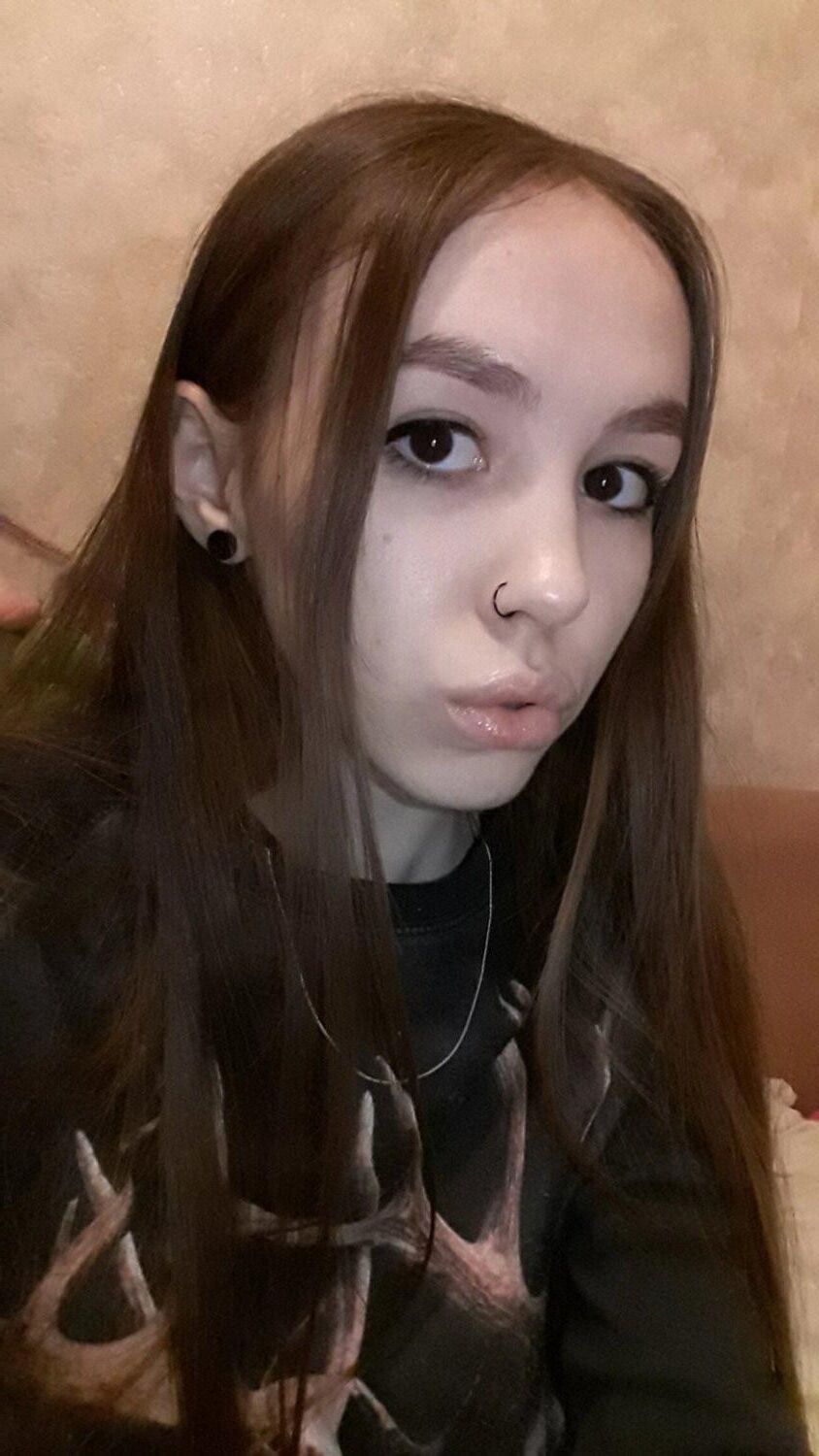 ロシアの10代の女アレックス
