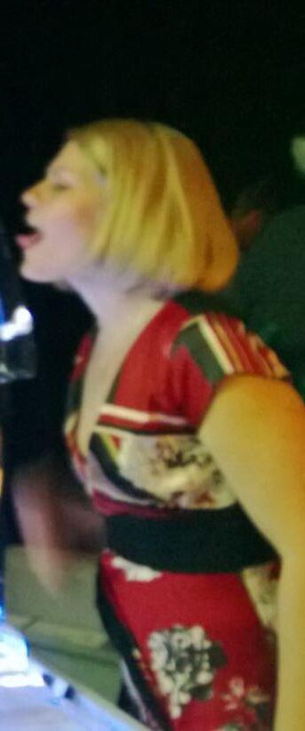 Slut Kym some more pics