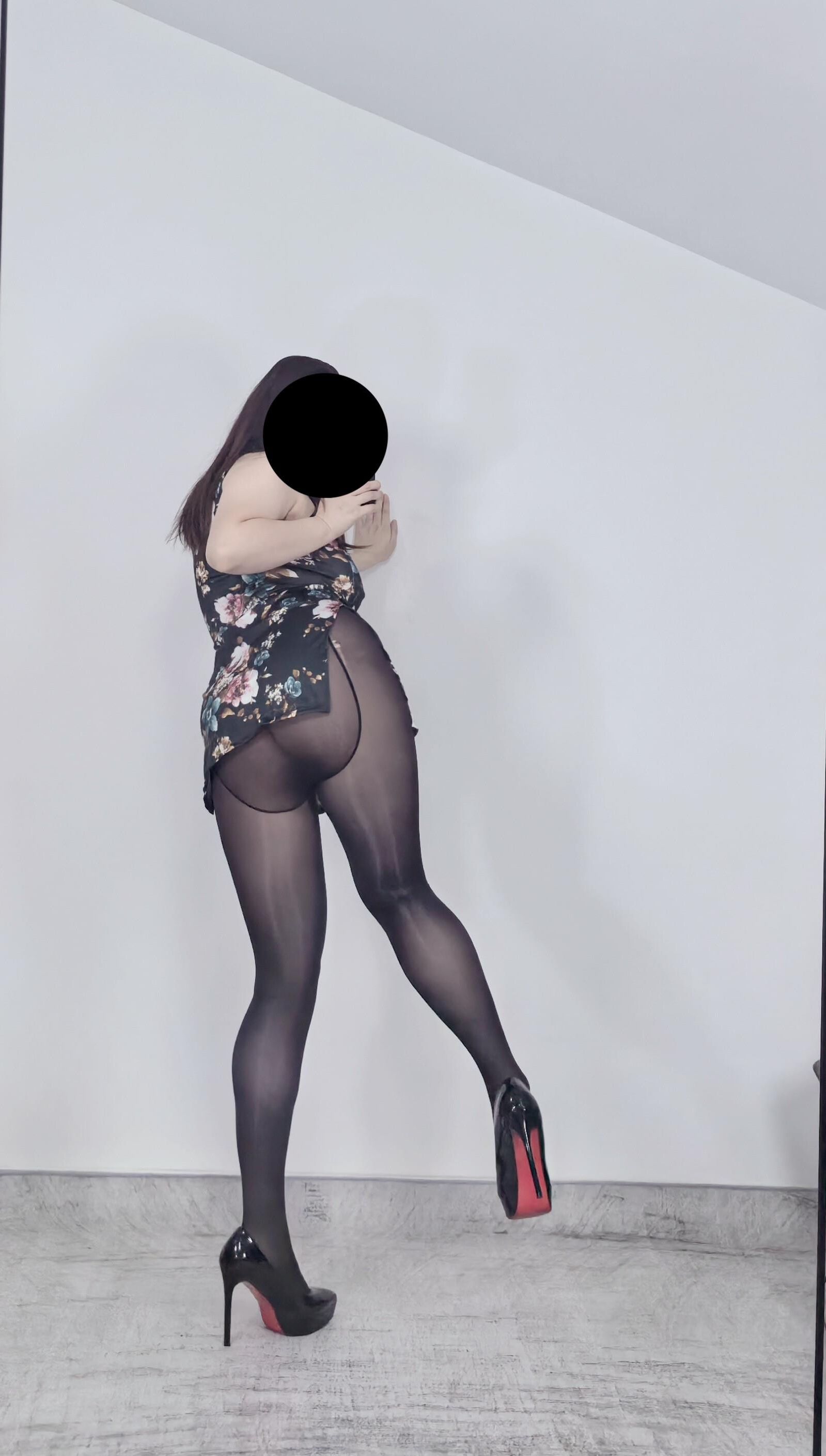 Selfie of my obedient wife 