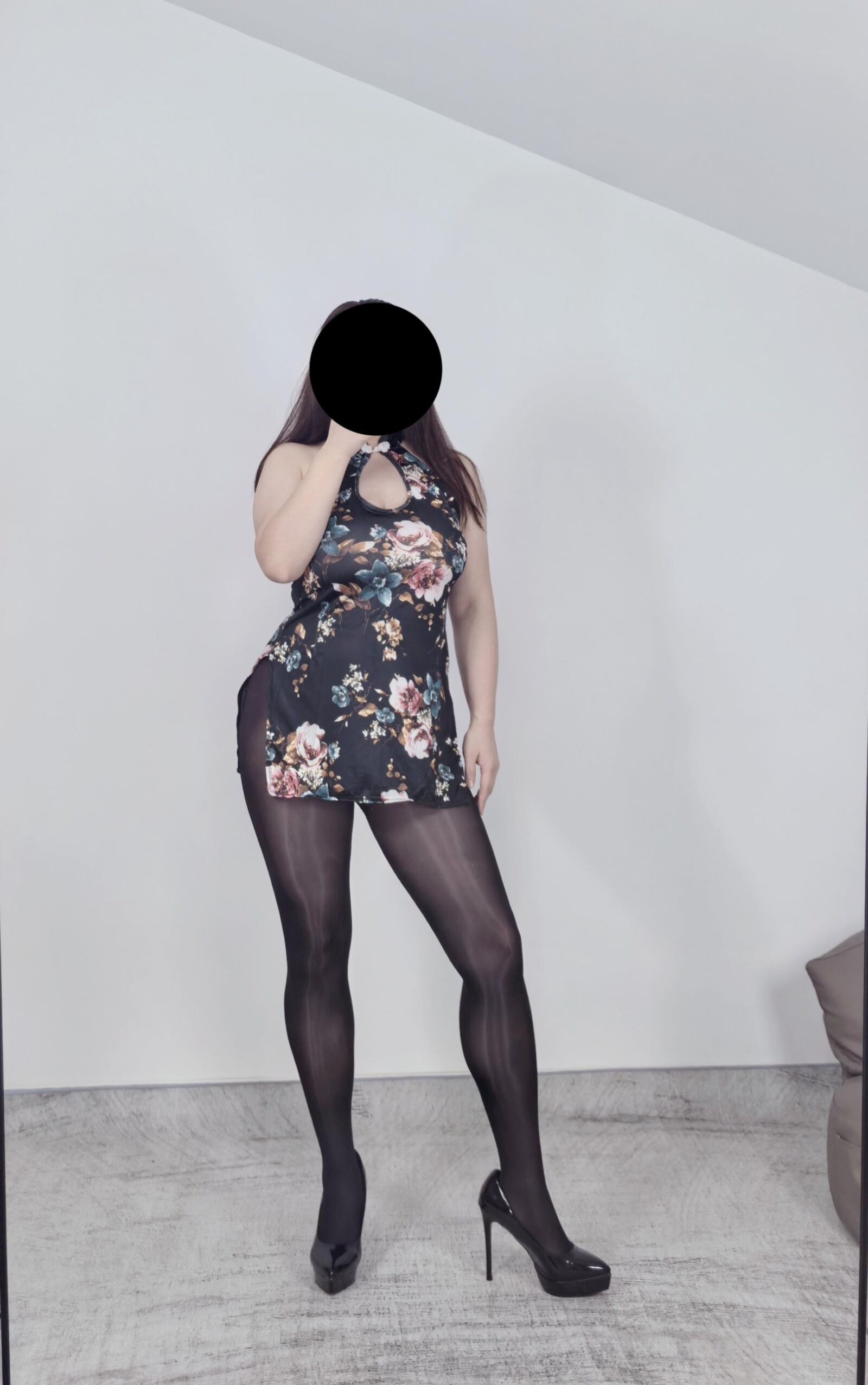 Selfie of my obedient wife 