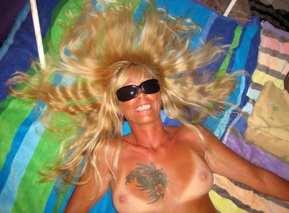 Blonde MILF 