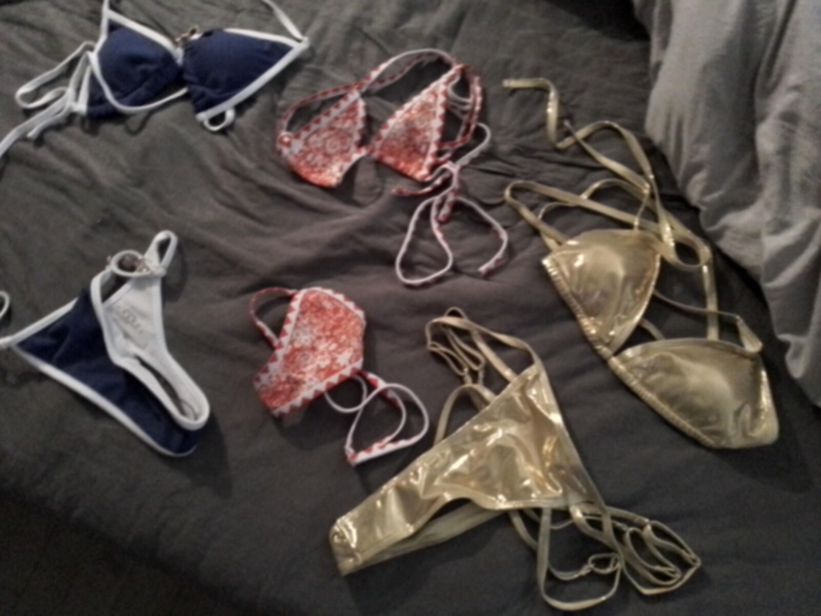 Wich bikini do i have to show?