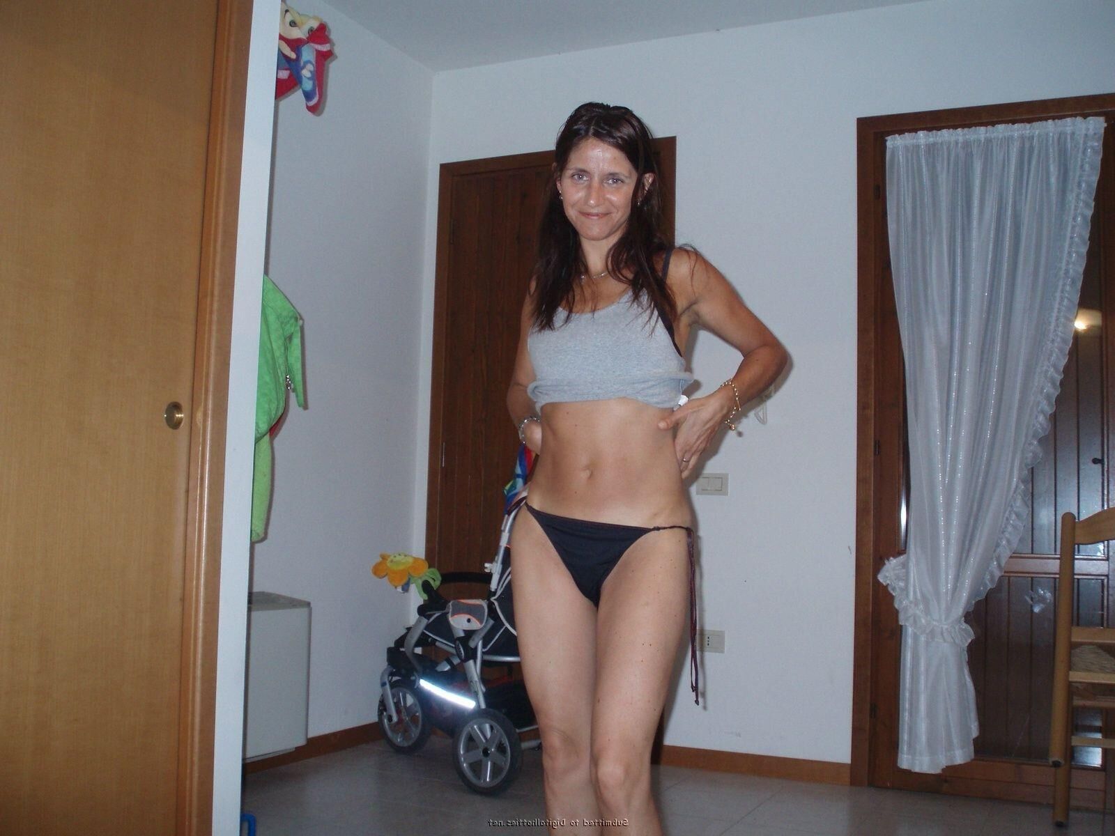 Geile MILF aus der Nachbarschaft 