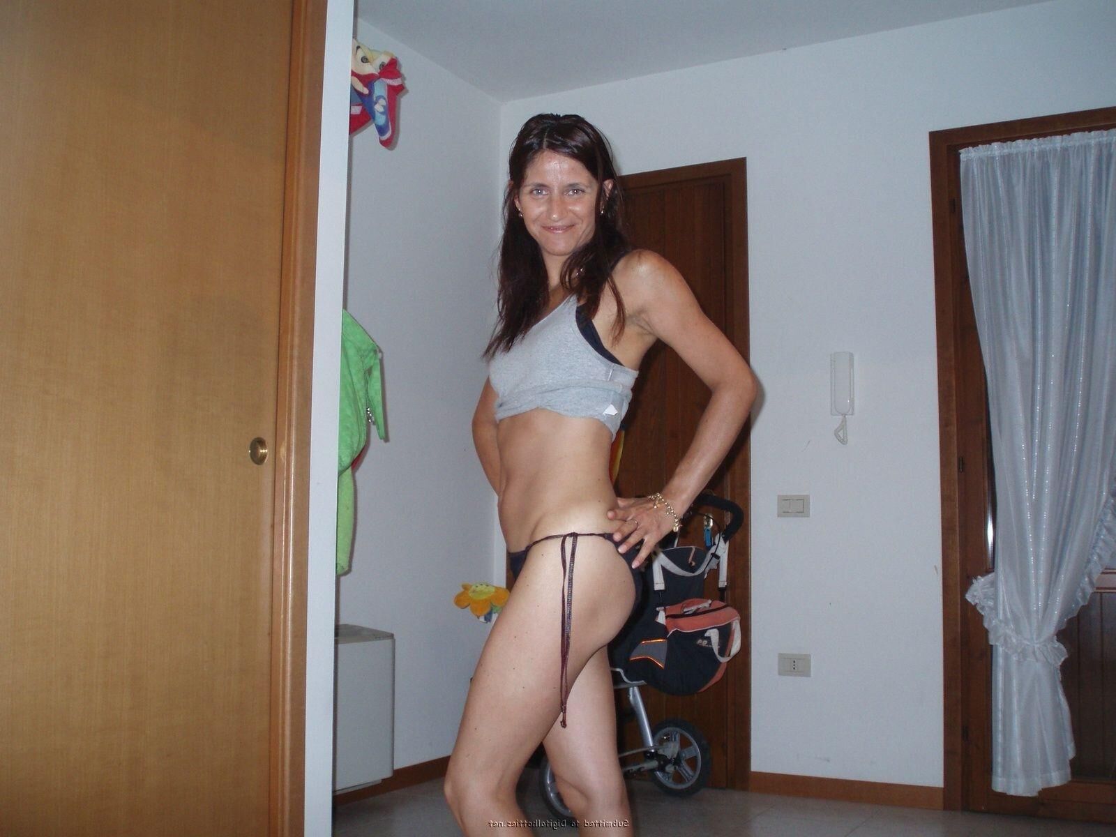 Geile MILF aus der Nachbarschaft 