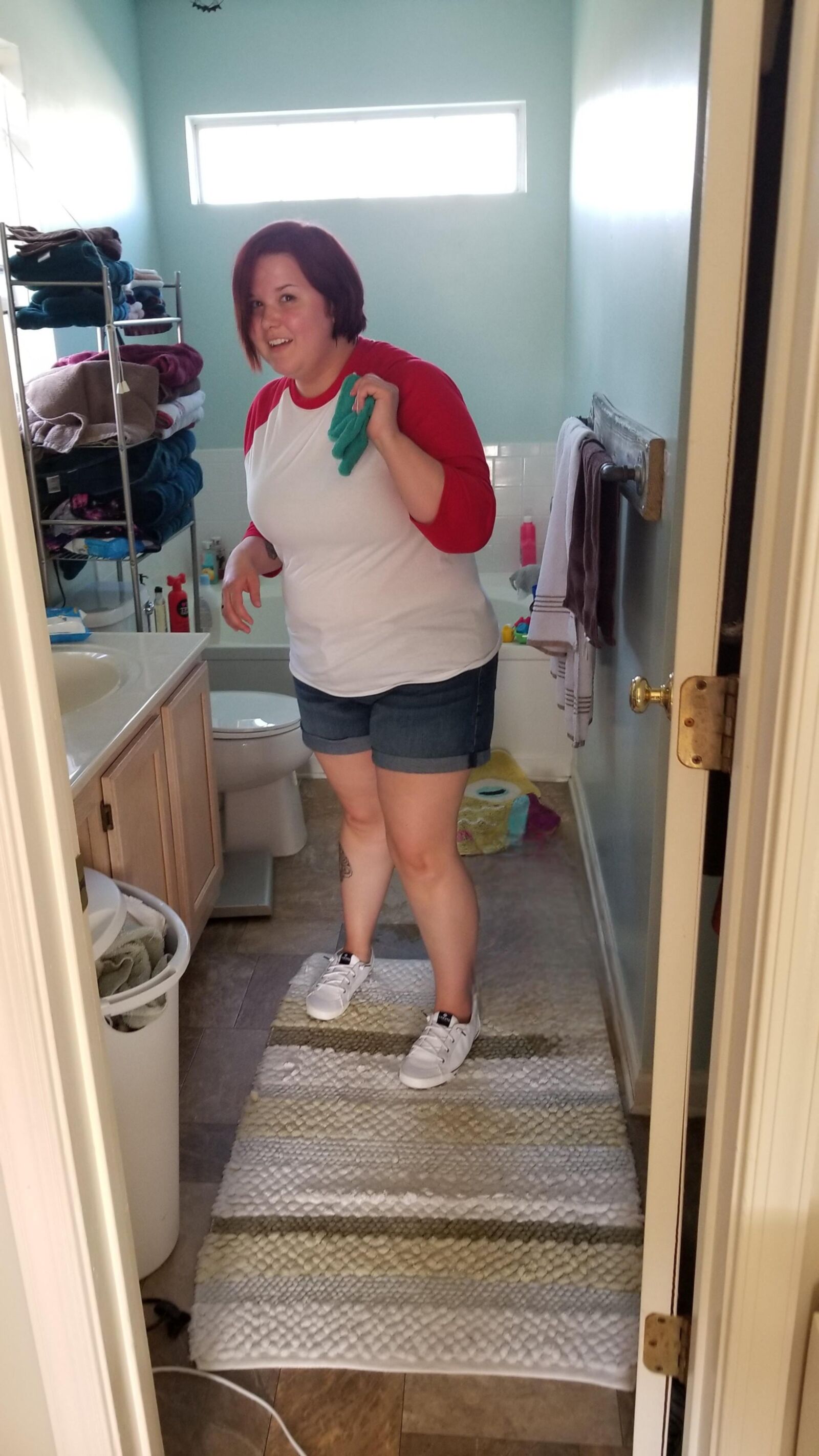 Busty Thick Church MILF in Shorts Showing Pale Legs SmashorPass?