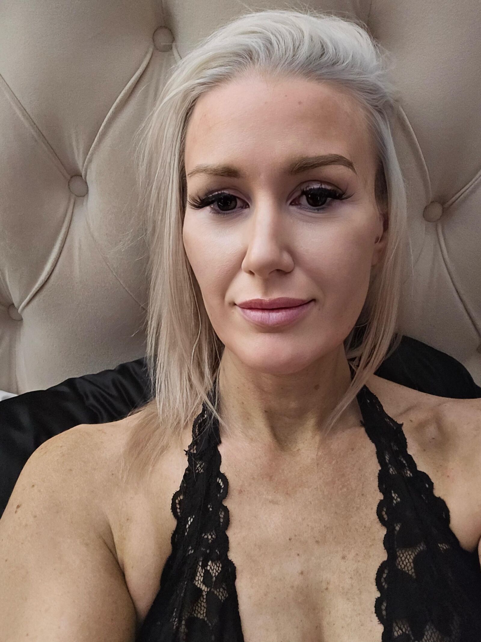 Real Mormon wife Janelle exposed