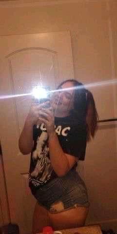 Samantha loves to sell on Snap