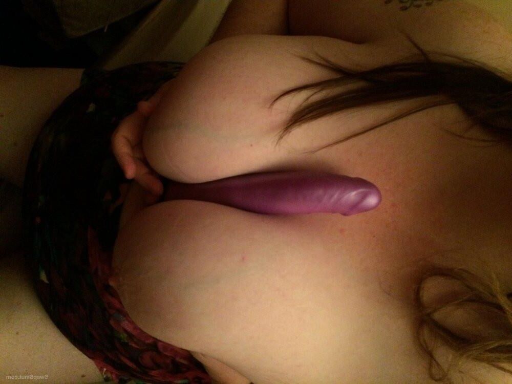 Gordio gastero lou del Reino Unido Gran intestino sexy y coño gordo en ella