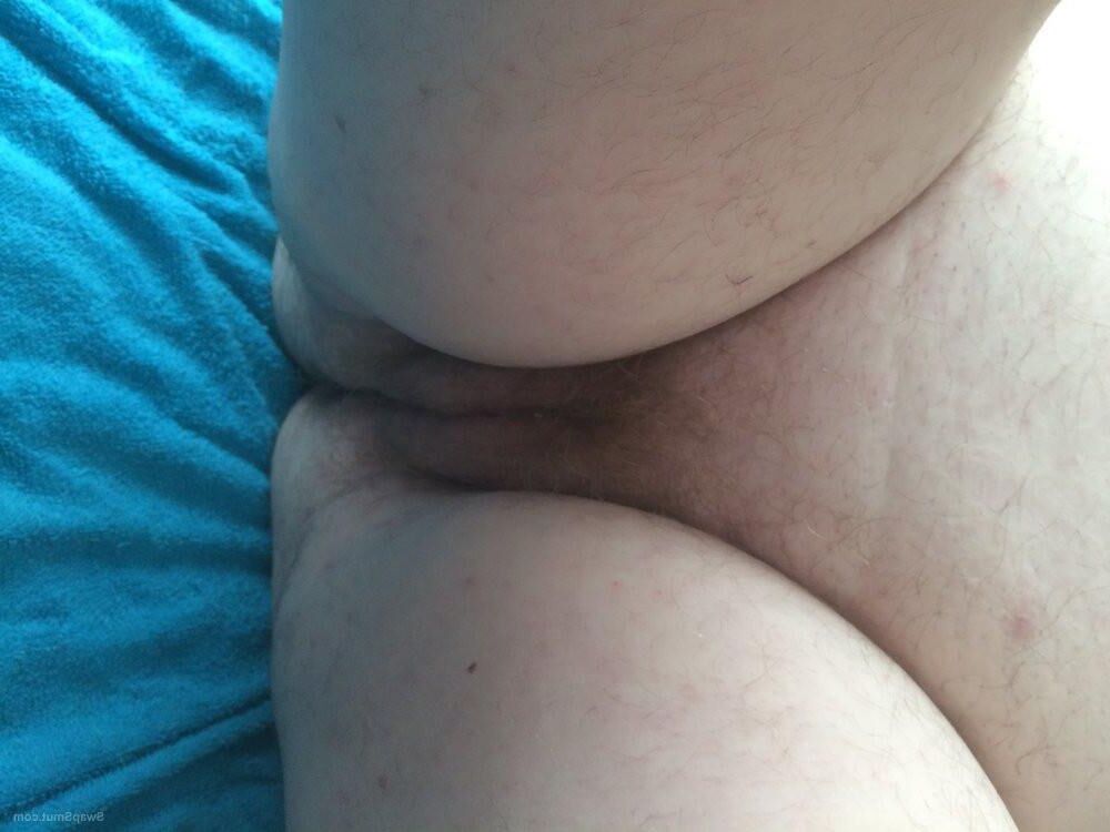 Gordio gastero lou del Reino Unido Gran intestino sexy y coño gordo en ella