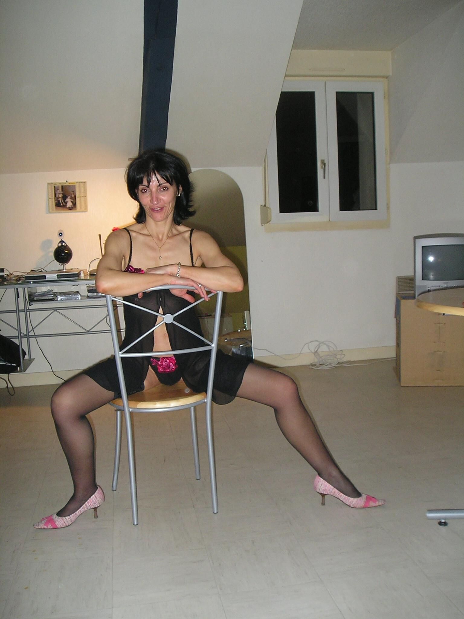 FRENCH MILF