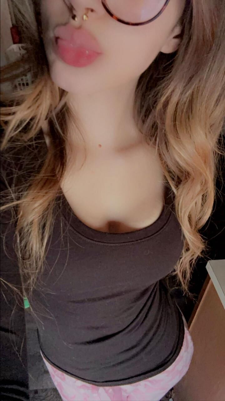 JAHRE ALT BIG WACK DICKNY SNAP SLUT AVA