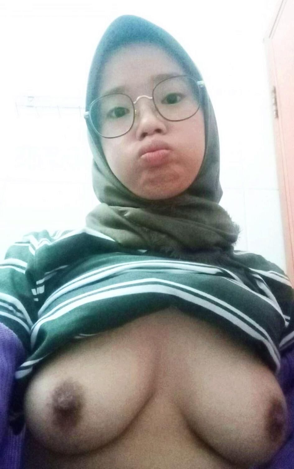 Sexy Thick Muslim Swinger Hotwife undressing exposing herself 