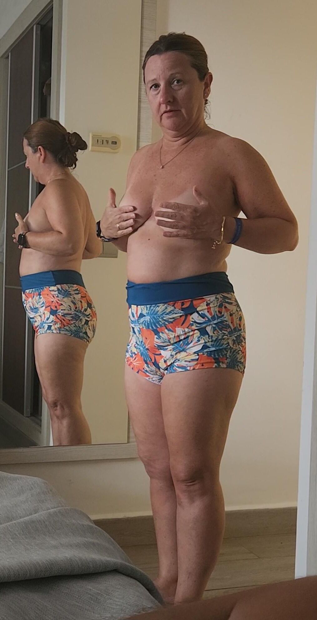 Möchten Sie, dass eines dieser Bilder verkleidet und ausgezogen wird?