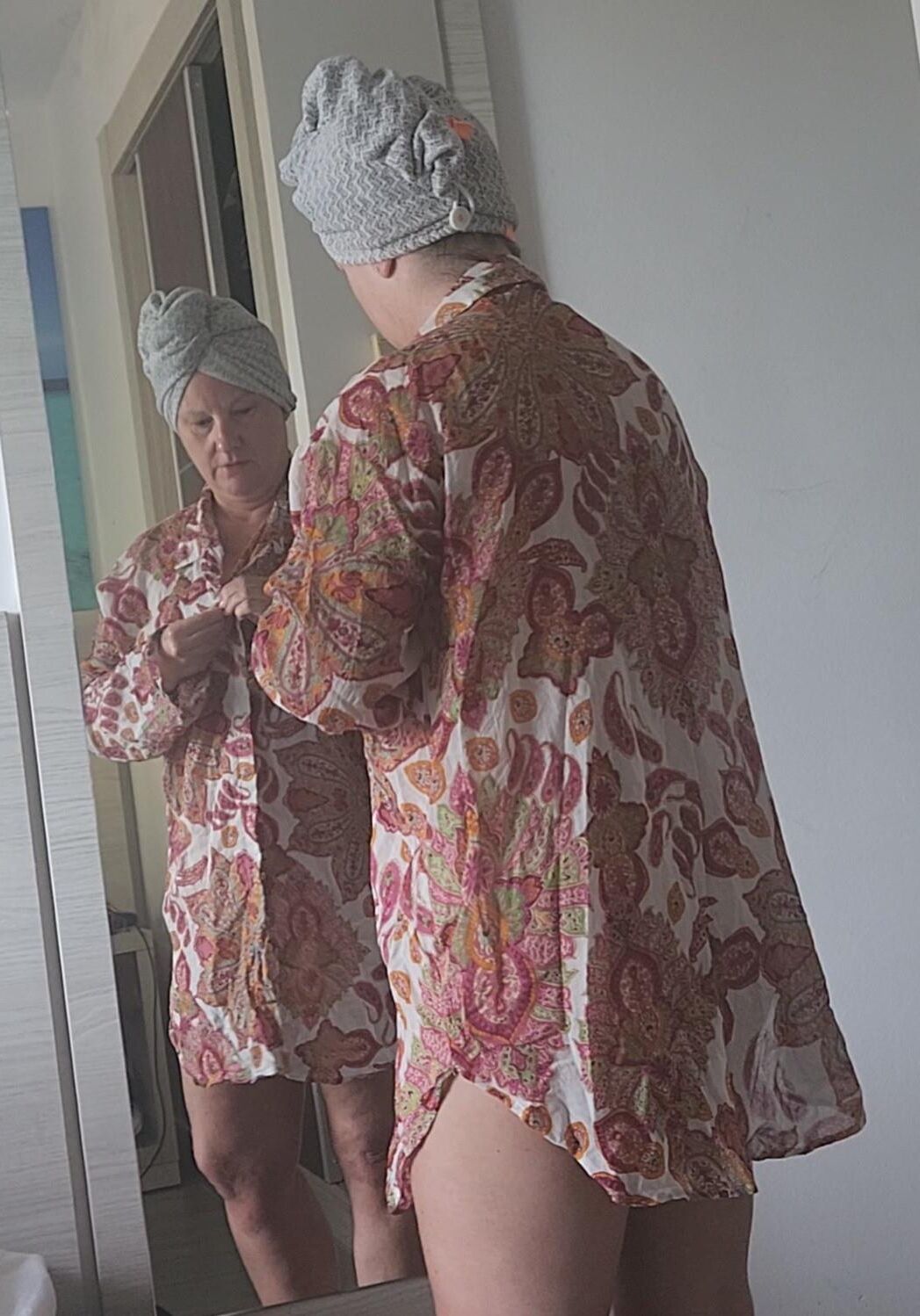 Möchten Sie, dass eines dieser Bilder verkleidet und ausgezogen wird?