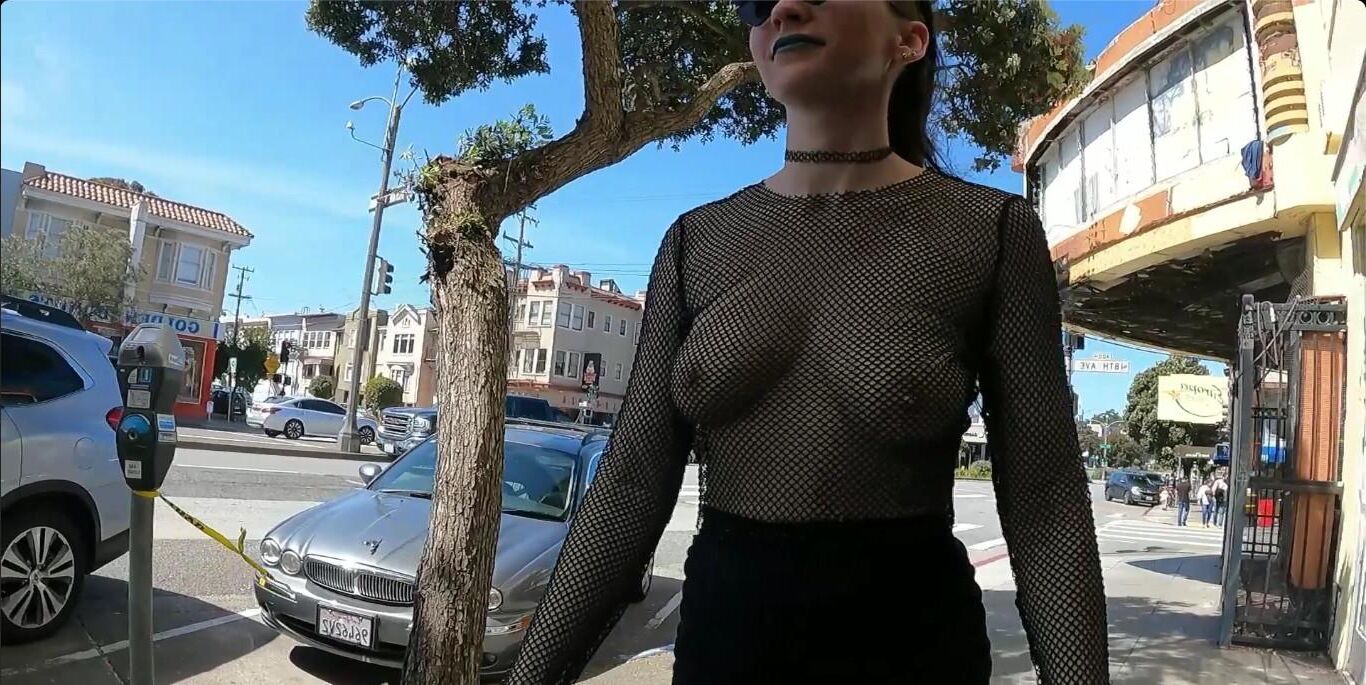 solo and group naked goth girls in public 