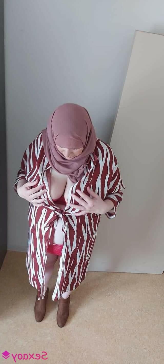 Muslim wife exposed by cuck