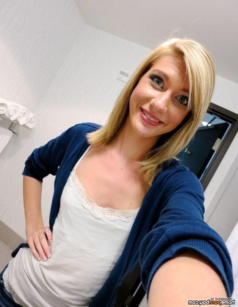 AMA Tiny Skinny Spaghetti Tank Blonde
